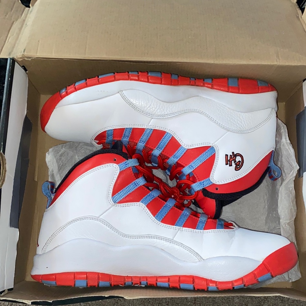 Size 12 Jordan retro 10 Chicago